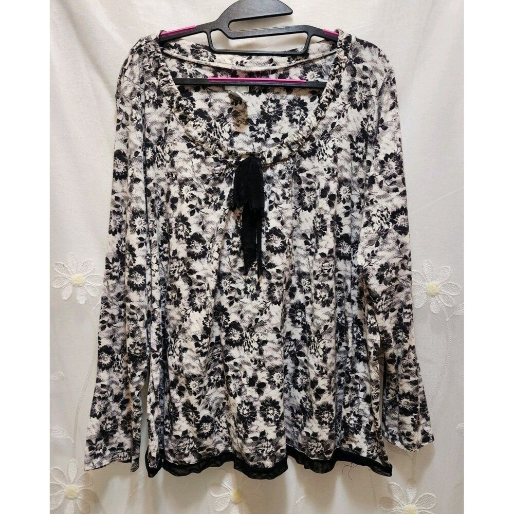 Jaclyn Smith Women 3X Black & White Top Long Sleeve Dark Fantasy Floral Abstract